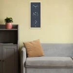 Heures, Lunes et Marées vertical dans un salon